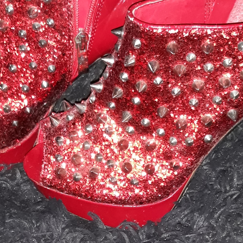 Vgc privileged heels booties